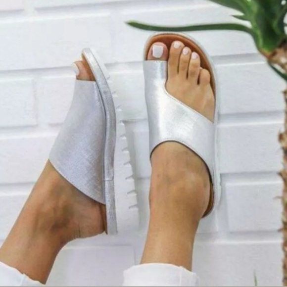 unknown Shoes - Metallic Slip On Sandals